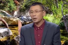 曾经千万富豪跌入低谷，遇到了“白发魔女”，改变了他的后半生视频封面