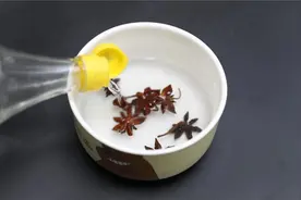 八角放白醋里泡一泡，用途花钱不好买，解决不少烦恼事，省钱好用视频封面