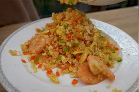 没有米饭的蛋炒饭，你吃过没？这减肥餐，营养满满啊！视频封面