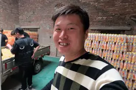 做饮料批发利润咋样？刚入行的大哥来告诉你内情，这算暴利吗？视频封面