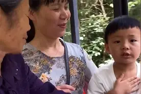 外曾祖母花式投喂宠女儿，重外孙看后发出灵魂质问视频封面