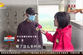 电梯经常坏反复修，罪魁祸首竟是楼顶的违建！|帮女郎视频封面
