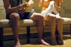 爱上试睡师：男女拳击互相发泄，不料男性当场认怂，悲剧视频封面