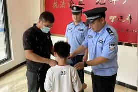 新密民警抢险救灾立功受奖5000元，全捐受灾群众：希望能带去温暖视频封面