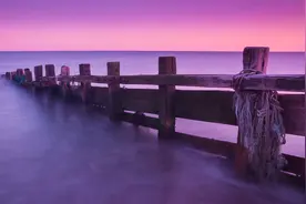 开拓者走的是弯弯曲曲的路，而他留下的却是又直又宽的足迹。视频封面