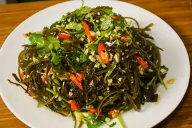 怪不得饭店的凉拌海带丝那么好吃，原来诀窍这么简单，简单易学视频封面