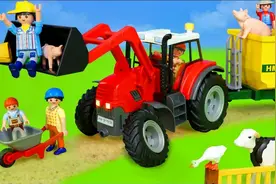 儿童趣味玩具：孩子们驾驶拖拉机在农场里，跟动物们有趣的玩耍视频封面
