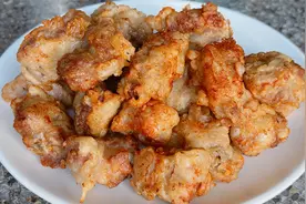 香酥排骨的做法，表皮酥脆，排骨软嫩多汁，大人小孩都爱吃