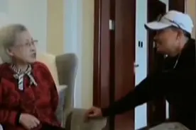 百岁老人秦怡，在她80多岁时，还依然坚持洗冷水澡视频封面