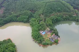 广西山区深处的独居人家，这里只有电没有网络，你能住得下去吗？视频封面