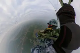 现场原声！360度超广视角，跟中国空降兵一起跳伞！视频封面
