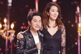 盘点娱乐圈的模范夫妻，结婚至今恩爱如初无绯闻，眼神中充满爱意视频封面