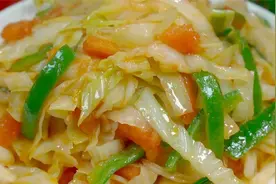 1颗包菜加1个西红柿，简单一炒，好吃下饭，营养又解馋真香视频封面