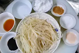 东北大厨为大家分享，怎么调制东北冷面汁的方法视频封面