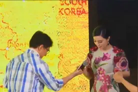 范冰冰和李玉导演聚会喝酒，脸部泛红疑喝醉，两人疑似合作新剧视频封面