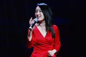杨钰莹翻唱这首歌超越原唱，不愧是亚洲天后，堪称人间最美的音乐视频封面