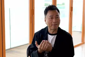无语！香港TVB视帝黎耀祥街头弹唱，被台媒造谣"沦落大陆摆地摊"视频封面