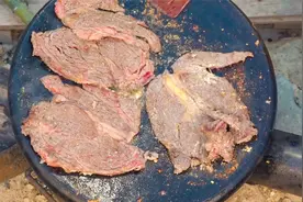 超软嫩的牛脊肉牛排教程来啦！做法超简单，快跟着教程学起来吧！视频封面