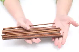 旧筷子一根也别扔，简单改造挂在阳台，省钱好用，解决不少烦恼事视频封面