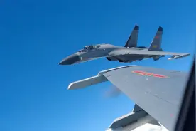 东部战区空军飞行员：我们有能力从空中精准点杀任何对手视频封面