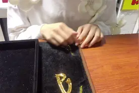 男朋友被闺蜜抢走了。。视频封面