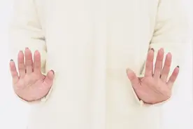每晚睡前这样拍一拍肚子，轻松赶走脂肪，肚子越来越小！视频封面
