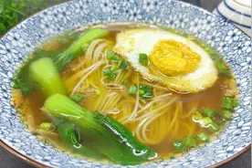爱吃面条的一定要收藏，教你在家做阳春面，汤鲜味美，全家都爱吃视频封面
