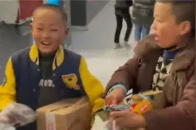 凉山一老师遭学生强势“投喂”，不要不行！老师：教育是双向的视频封面