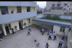 影视第二面：凌晨发生银行抢劫杀人案，信用社被抢265万，3人死亡视频封面