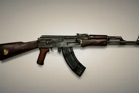 AK-47被称为世界上最好用的突击步枪，为何中国却将其全部淘汰？视频封面