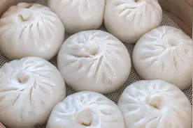 手把手教你鲜汁大肉包的配方，肉馅抱团汁水多，薄皮大馅儿不塌陷视频封面