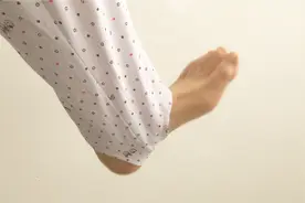 女士脚蹬裤的脚蹬部分怎么剪视频封面