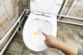 轻松调节马桶坑内水位，远离如厕溅水烦恼视频封面