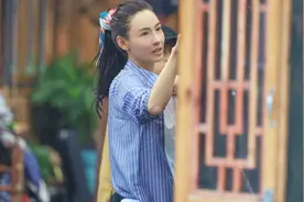 张柏芝被宠物狗撕咬满脸痛苦 手指耳朵无一幸免 尖叫不断让人心疼视频封面