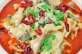 “水煮鱼”的家常做法，学会这一招，鱼片滑嫩无腥，越吃越过瘾！视频封面