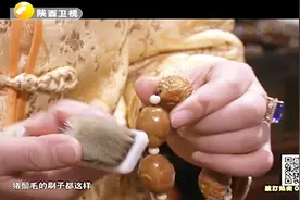 橄榄核雕手串刚买来不能带！核桃表妹教你怎么保养新核雕视频封面