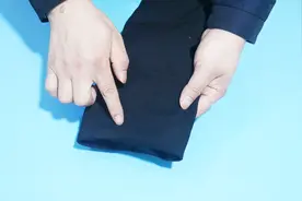 羽绒服袖口脏了别用水洗，教你一招，洗的干净还能立马就穿视频封面