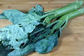 原来饭店大厨芥兰是这样炒的，难怪比家里炒的好吃，终于学会了！视频封面