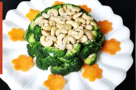 年夜饭上少不了的素菜，老师傅教你做腰果西兰花，好看好做又好吃视频封面