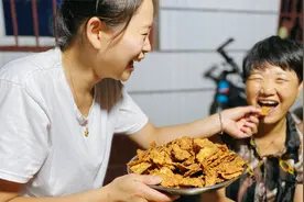 家里剩的米饭不用愁，农村婆婆教你炸金黄酥脆的锅巴，简单又美味视频封面