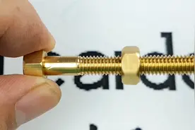 刘谦用意念转动的螺丝，到底是什么原理？锯开以后就知道答案了视频封面