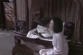 八路军后勤部队与鬼子相遇，兵力悬殊不能硬碰硬，战士专打敌人脚视频封面