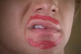 新还珠格格：班杰明被师傅画了花脸，剪下头发，自制小胡子遮盖视频封面