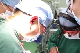 主动脉置换手术，难度极高，医生能否扭转危急的病情视频封面