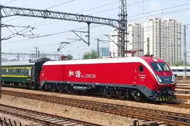 南阳开往上海南的K1108次列车，中途在杭州站折返后去上海视频封面
