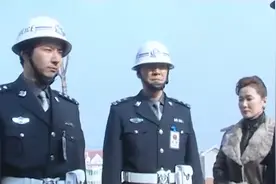 警中警：警察违规扣人，督察队长霸气执法，连局长都不放眼里视频封面