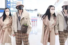 钟丽缇穿卡其色大衣配白色长靴被人说装嫩，但她老公穿的好有品味视频封面