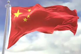 百年初心历久弥坚，回顾走过的路、不忘来时的路，走好前行的路视频封面