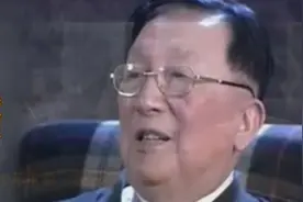 周总理临终前，直到半夜12点都不愿睡觉，希望可以见妻子最后一面视频封面