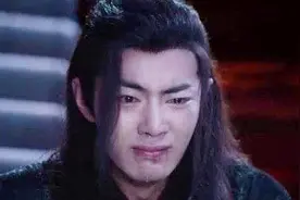 粉丝真的太疯狂，竟然跑到肖战家门口拉起了横幅，网友：这谁能忍视频封面